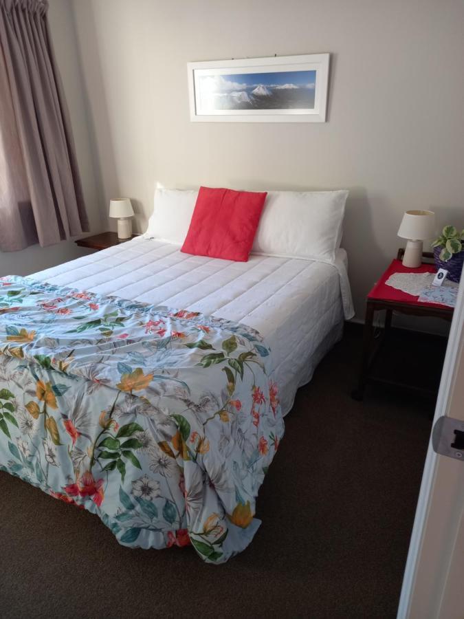 B&B @ Fynnz Turangi Buitenkant foto